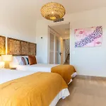 Daire Fantastico Atico Duplex En Marbella, Con Vistas Al Mar Y A 300 Metros De La Playa