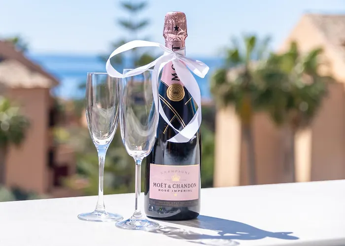 Fantástico ático En Marbella, Con Vistas Al Mar Y A 300 Metros De La Playa Apartamento Marbella