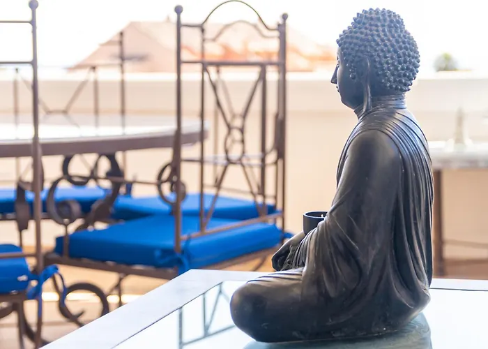 Fantástico ático En Marbella, Con Vistas Al Mar Y A 300 Metros De La Playa *