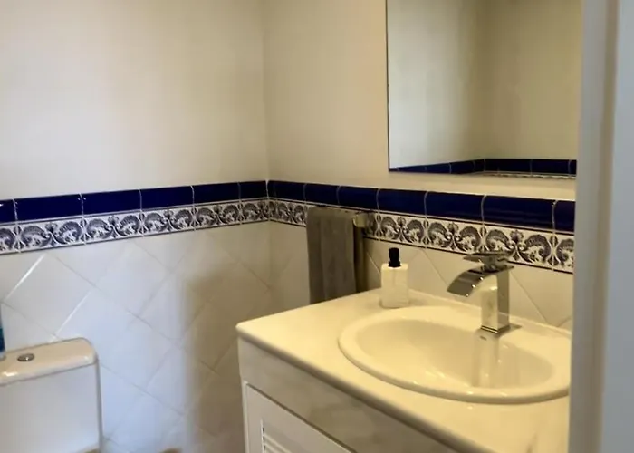 Fantástico ático En Marbella, Con Vistas Al Mar Y A 300 Metros De La Playa Apartamento