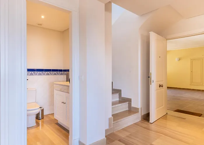 Fantástico ático En Marbella, Con Vistas Al Mar Y A 300 Metros De La Playa Apartamento *