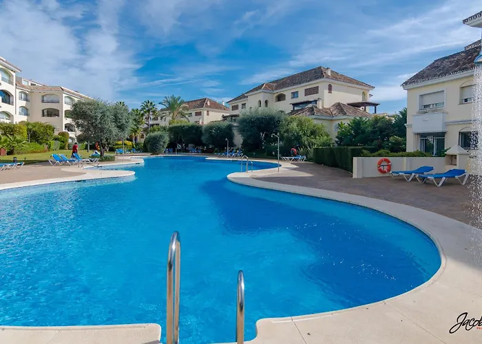 Fantástico ático En Marbella, Con Vistas Al Mar Y A 300 Metros De La Playa