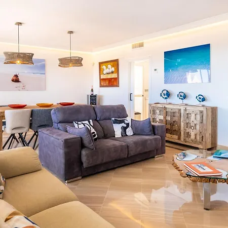 Fantástico ático En Marbella, Con Vistas Al Mar Y A 300 Metros De La Playa Apartamento