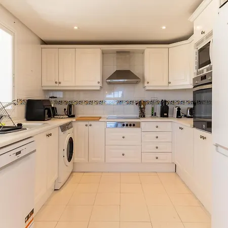 Fantastico Atico Duplex En Marbella, Con Vistas Al Mar Y A 300 Metros De La Playa *