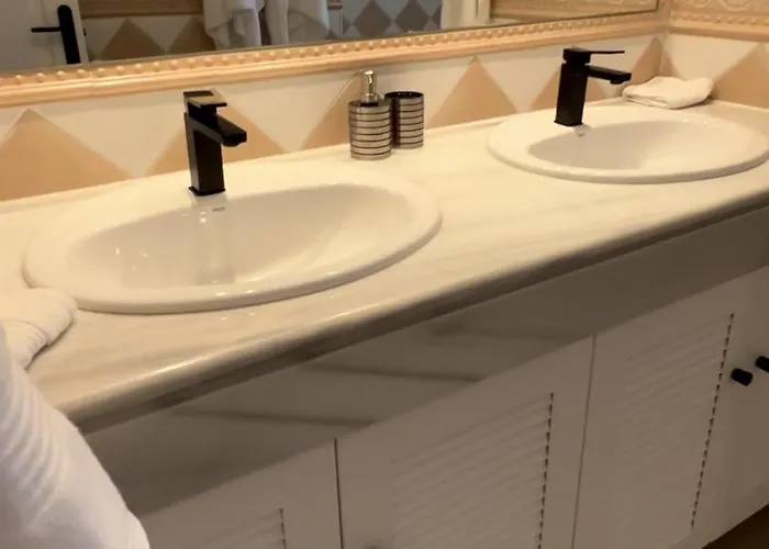 Apartmán Fantastico Atico Duplex En Marbella, Con Vistas Al Mar Y A 300 Metros De La Playa *
