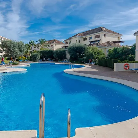 Fantástico ático En Marbella, Con Vistas Al Mar Y A 300 Metros De La Playa